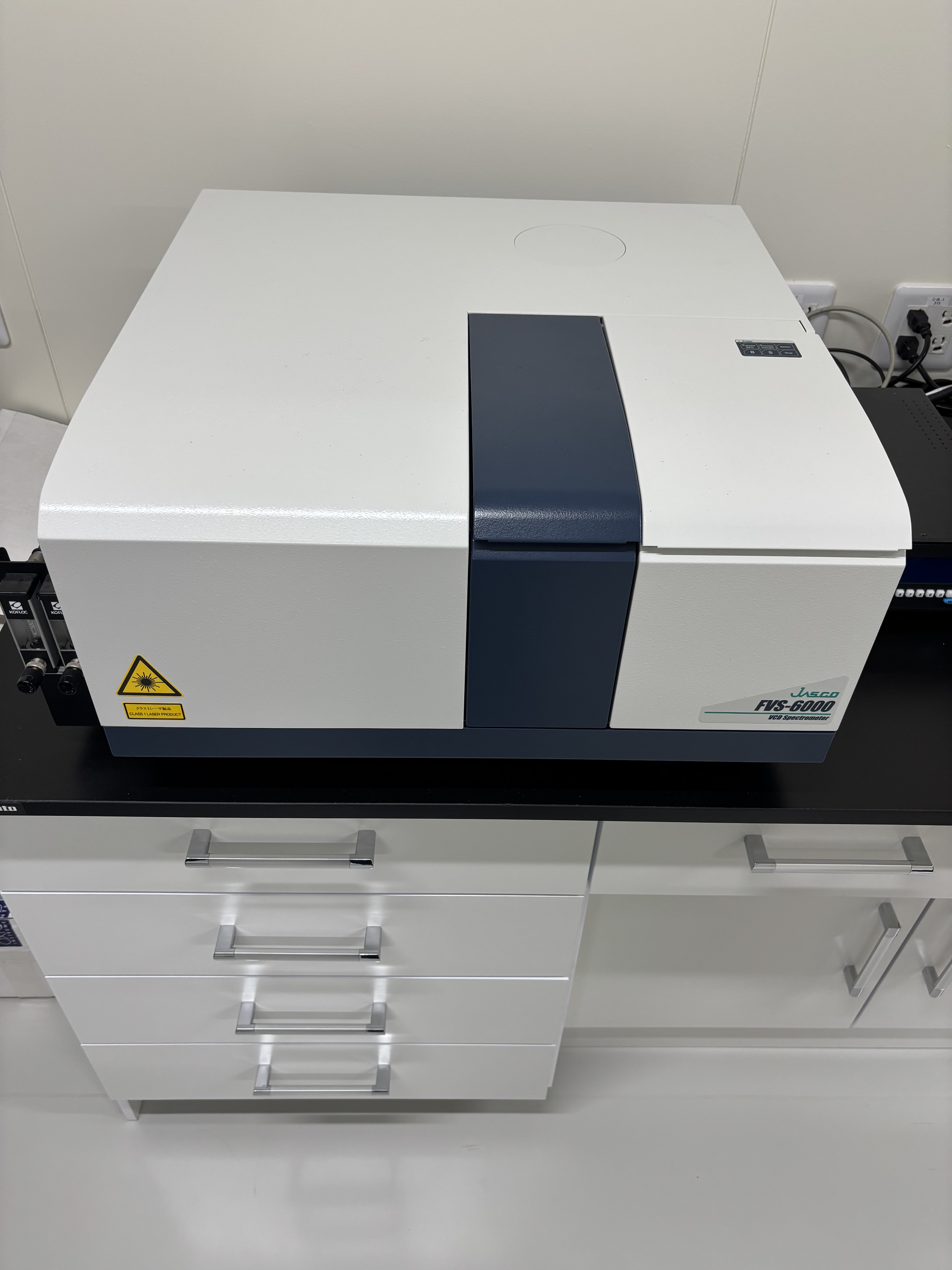 振動円偏光二色性分光光度計